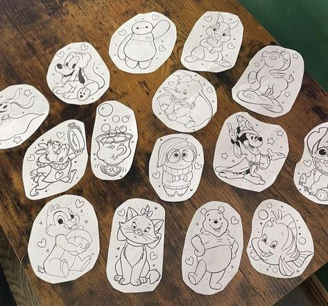 Disney Sketch Tattoo Sleeve, Disney Half Sleeve Tattoo, Disney Sketch Tattoo, Disney Small Tattoo Ideas, Disney Flashsheets Tattoo, Disney Tattoo Flash, Small Disney Tattoo Ideas, Dark Disney Tattoos, Flash Tattoo Disney