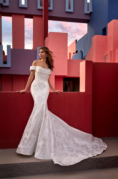 Introducing the Gloria gown by Allure Bridals, a stunning fit and flare wedding dress featuring floral-embossed jacquard that lends timeless, vintage appeal. With its elegant off-shoulder design, this gown is perfect for brides seeking a blend of classic romance and modern sophistication. 

 #AllureBridals #FloralEmbossedJacquard #FitAndFlareGown #OffShoulderDress #VintageWeddingDress #BridalFashion #TimelessElegance #WeddingInspiration #ElegantBride #RomanticWeddingDress" Madison James Wedding Dress, Illusion Neckline Wedding Dress, Madison James, Kleinfeld Bridal, Allure Bridals, Sophisticated Bride, Fit And Flare Wedding Dress, Dream Wedding Ideas Dresses, Elegant Bride