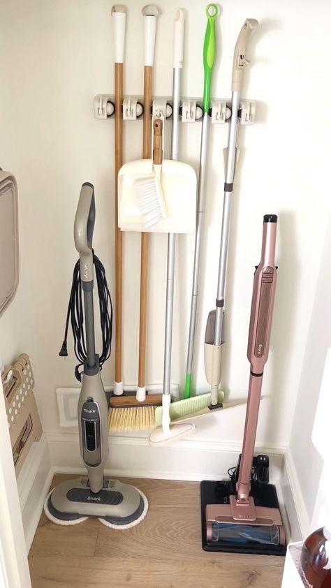 Small Storage Design, Feminine Pad Storage Ideas, Cute Home Organization Ideas, New Apartment Organization, Room Decor And Organization, Japanese Organization Ideas, Tiny Closet Storage Ideas, Organization Ideas For The Apartment, Apartment Cabinet Organization