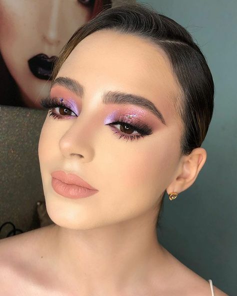 Grape Makeup Look, Pink Purple Makeup Looks, Maquillaje Color Lila Natural, Pink Glam Makeup Looks, Makeup Lila, Lila Makeup, Makeup Morado, Makeup Rosa, Makeup Ojos