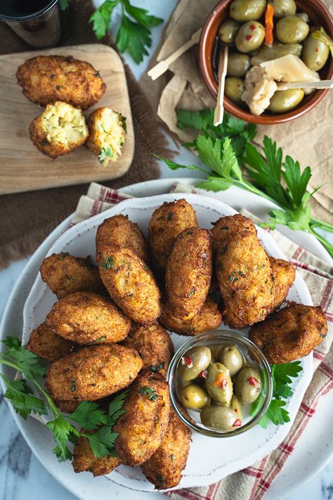 Portuguese Cod Fish Recipes Portugal, Salt Cod Croquettes, Portuguese Fish Cakes, Salt Cod Fritters, Bacalhau Recipes Portuguese Cod Fish, Portuguese Cod Fish Cakes, Portuguese Food Traditional, Cod Cakes Recipes, Portuguese Appetizer Recipes