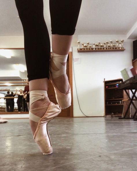 Ballet freed freed of London pointe shoes pointe Pointe Shoes, Spring Aesthetic, Pinterest Girls, Summer Aesthetic, Pointe Ballet, Ballet Shoes, Dance Shoes, Ballet, Sport Shoes