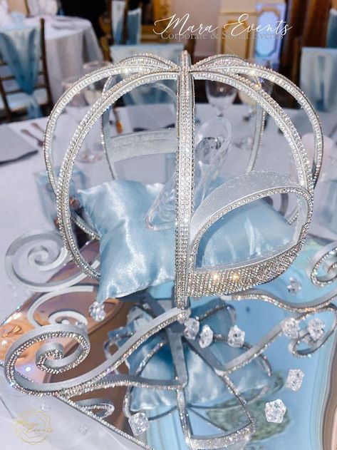 Quinceanera Centerpieces Cinderella, Quinceanera Centerpieces Sky Blue, Cinderella Themed Quinceanera Invitations, Cinderella 15 Dresses Quinceanera, Cinderella Themed Quinceanera Table, Cinderella Sweet 16 Nails, Cinderella Sweet 16 Centerpieces, Sweet 16 Party Ideas Cinderella Theme, Light Blue And Silver Sweet 16 Decorations