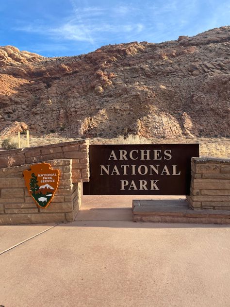 Arches National Park Winter, Arches National Park Aesthetic, Moab Utah Things To Do, Redwood National And State Parks, Utah Trip, Seasonal Work, Girls Trips, Entry Signs, Utah Travel