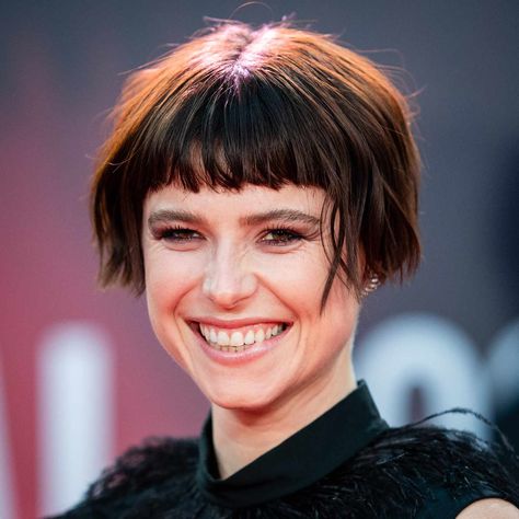 Micro Bob, Micro Bangs, Jessie Buckley, Square Face Hairstyles, Baby Bangs, Short Bangs, Messy Short Hair, Edgy Short Hair, Wavy Curly Hair