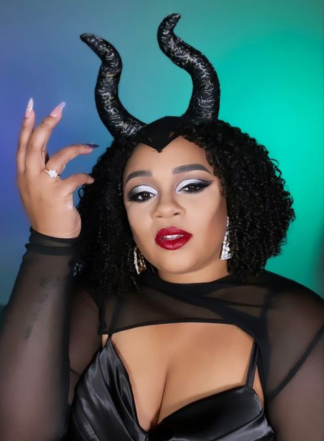 Maleficent inspired makeup Inspired Makeup, Maleficent, Makeup Inspo, Makeup Inspiration, Halloween Face, Face Makeup, Halloween Face Makeup, Crown Jewelry, Makeup