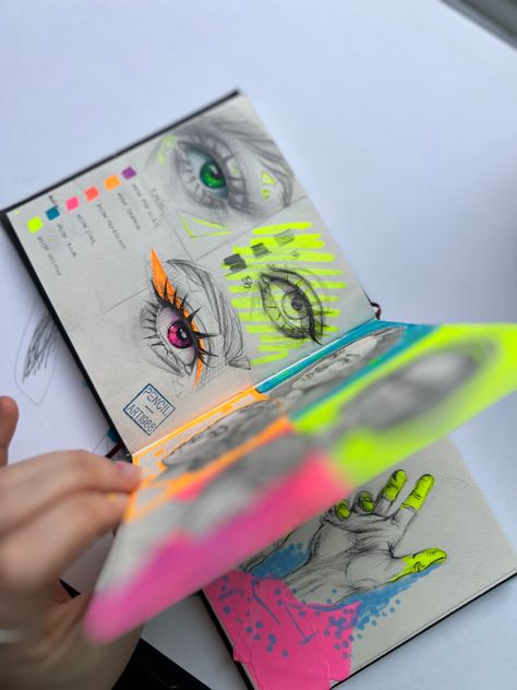 Sketching With Highlighters, Sketch Book Astethic, Sketchbook Art Inspiration Colorful, Mixed Media Sketchbook Ideas, Drawing With Highlighter, Highlighter Art Drawing, Highlighter Sketch, Sketches Markers, Highlight Drawing