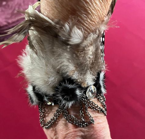 Exotic regal cuff bracelet made of feathers and chains! https://fabfinds42.etsy.com/listing/1684050938 Feather Cuff, Statement Cuff Bracelet, Boho Cuff, Feather Bracelet, Brown Bracelet, Wide Cuff Bracelets, Feather Jewelry, Bracelet Boho, Black Feathers