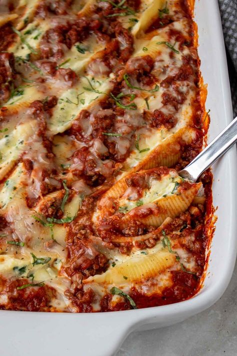 Stuffed Shells with Ground Beef - Stephanie Kay Nutrition Ground Beef Stuffed Shells, Stuffed Shells With Ground Beef, Jumbo Stuffed Shells, Shells With Ground Beef, Kay Nutrition, Stuffed Shells With Meat, Ground Beef Recipe, Delicious Family Meals, Stuffed Shells Recipe