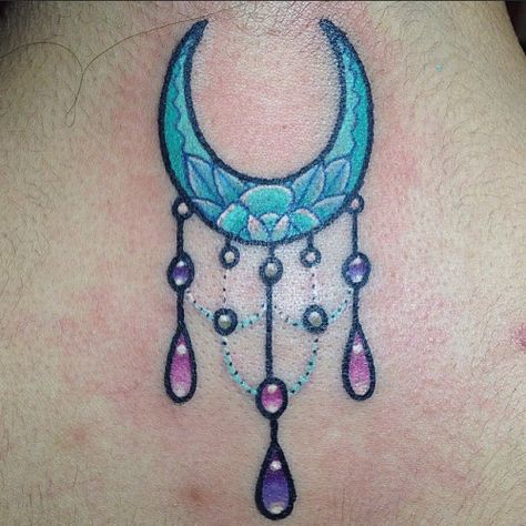 Tiny decorative moon on the back of the neck  Thanks so much for trusting me with your first tattoo Andrea!! Pagan Tatoos, Kawaii Tattoos, Alive Tattoo, Tattoo People, Kawaii Tattoo, Body Modification, Girly Tattoos, Dream Tattoos, Skin Art