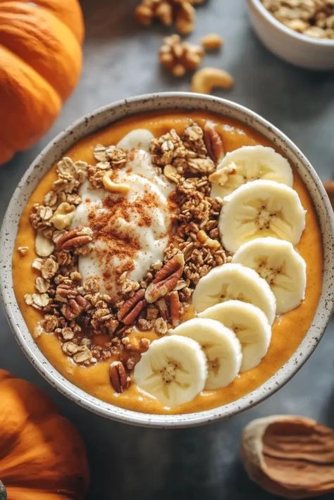 Fall Smoothie Bowl Recipe, Pumpkin Smoothie Bowl, Pumpkin Pie Overnight Oats Clean Food Crush, Apple Pie Smoothie Bowl, Pumpkin Pie Smoothie Bowl, Pumpkin Pie Smoothie, Pumpkin Smoothie, Banana Breakfast, Oatmeal Bowls