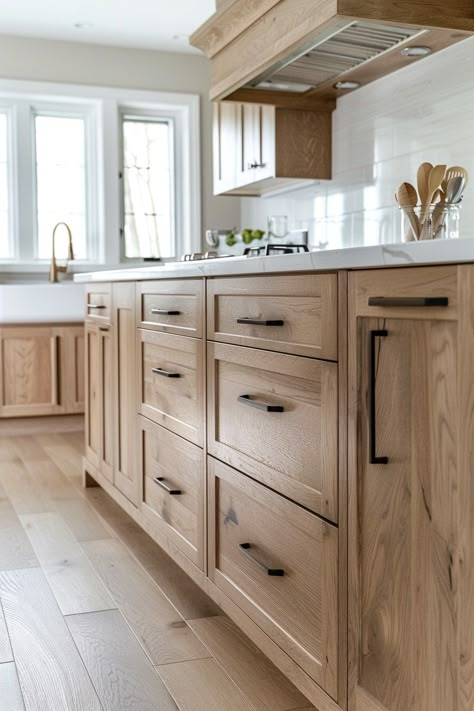 White Oak Kitchen Cabinets, White Oak Kitchen, Grand Kitchen, Kabinet Dapur, Oak Kitchen Cabinets, Timeless Kitchen, Kitchen Concepts, Oak Kitchen, Kitchen Farmhouse