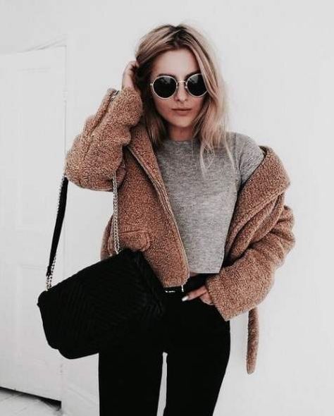 5 Reasons Why You Should Cut Your Hair This Fall Cropped Teddy Jacket Outfit, Teddy Coat Outfit Winter, Coat Casual Outfit, Teddy Jacket Outfit, Cropped Teddy Jacket, Coat Outfit Winter, Teddy Coat Outfit, Sweater Street Style, Sweaters Outfit