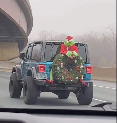 Decorate Jeep For Christmas, Neighborhood Events, Jeep Wrangler Diy, Car Decoration Ideas, Jeep Humor, Christmas Lights Inside, Christmas Car Decorations, Diy Jeep, Jeep Jku