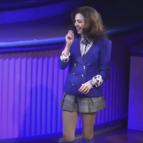 veronica sawyer Heathers Aesthetic Veronica, Veronica The Heathers, Veronica Sawyer Musical Barrett, Heathers Musical Icons, Veronica Sawyer Hair, Veronica Heathers Movie, Veronica Sawyer Outfits Musical, Veronica Heathers Costume, Veronica Pfp Heathers