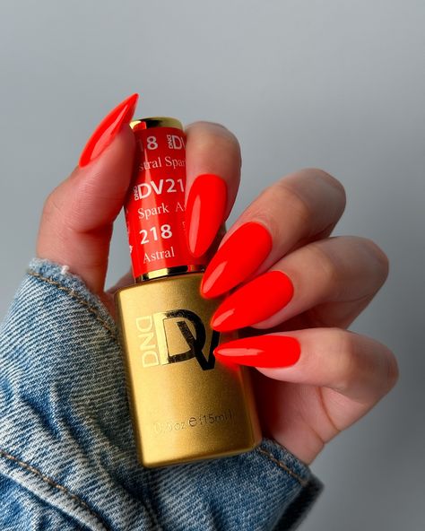 If you love red for summer, try out a neon! You won’t regret it! 😍 DND Gel - Diva First Class Collection - Astral Spark 🧡❤️ • use code: THECOLORNOOK25 to save on your @dndgel purchase or shop through the link in my bio! • use code: THECOLORNOOK to save on your @nominal purchase or shop through the link in my bio! #dndgel #dndgelpolish #neonnails #redorangenails dnd gel astral spark red orange neon nails Orange Neon Nails, Neon Red Nails, Dnd Red, Nails Dnd, Red Orange Nails, Red Chrome Nails, Dnd Gel Polish, Orange Neon, Neon Red