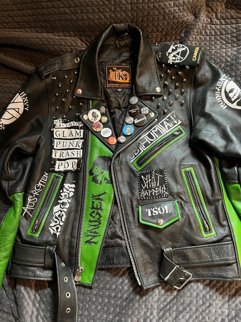 I Know A Spot, Leather Battle Jacket, Patch Jacket Ideas, Punk Clothes Men, Punk Battle Jacket, Spike Jacket, Punk Leather Jacket, Battle Jackets, Battle Vest