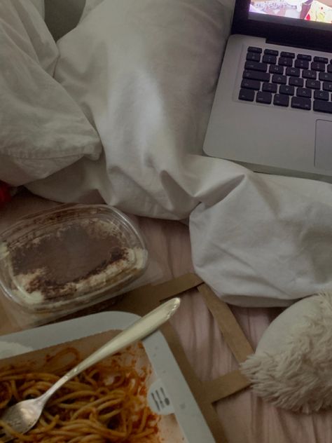 dinner in bed Date Myself Aesthetic, Date With Myself Aesthetic, Self Date Aesthetic, Myself Aesthetic, Date With Myself, Surviving Winter, Selfcare Aesthetic, Handsome Men Quotes, Winter Survival