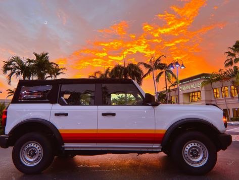 Bronco With Stripes, Orange Bronco, Love Shack Fancy Bronco, 2023 Bronco, Bronco Aesthetic, Ford Bronco Aesthetic, Bronco Ford, White Bronco, Bronco Car