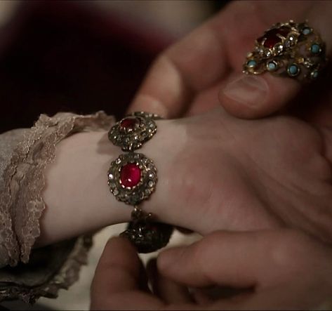 Hurrem Sultan Aesthetic, Magnificent Century Aesthetic, Sultan Aesthetic, Doremon Nobita, Turhan Sultan, Targaryen Women, Briar Beauty, Ottoman Jewelry, Kosem Sultan