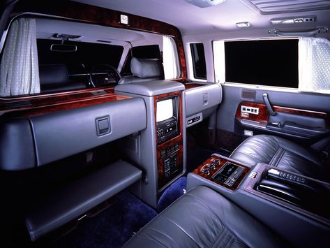 Limousine Interior, Toyota Japan, Classic Toyota, 80s Cars, Toyota Century, Luxury Toys, Car Toyota, Car Concept, Luxurious Interior