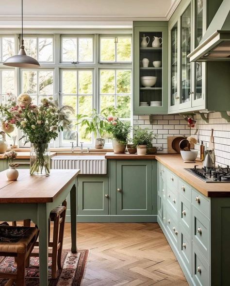 Green Kitchens, Серая Кухня, Sage Green Kitchen, Green Kitchen Cabinets, Eclectic Kitchen, Green Cabinets, Kitchen Inspiration Design, Cottage Kitchen, Green Kitchen