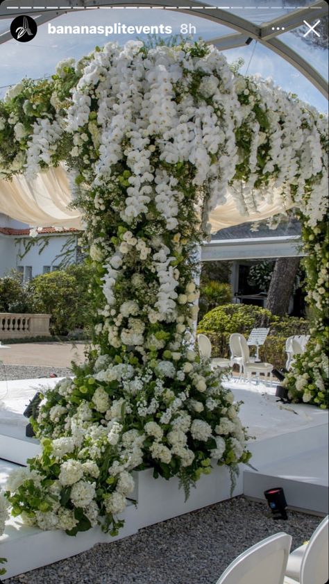 Sophia Richie Wedding, Sofia Richie Wedding, Chuppah Decor, Sophia Richie, Photo Backdrop Wedding, San Antonio Weddings, Wedding Money, Romantic Wedding Photos, Wedding Event Design