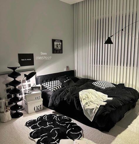 All Black Furniture Bedroom, B&w Bedroom, Black Furniture Bedroom Ideas, Black And White Bedroom Furniture, Room Makeover Black, Black Minimalist Room, Bedroom Ideas Black Furniture, White And Black Bedroom Ideas, Double Bed Rooms