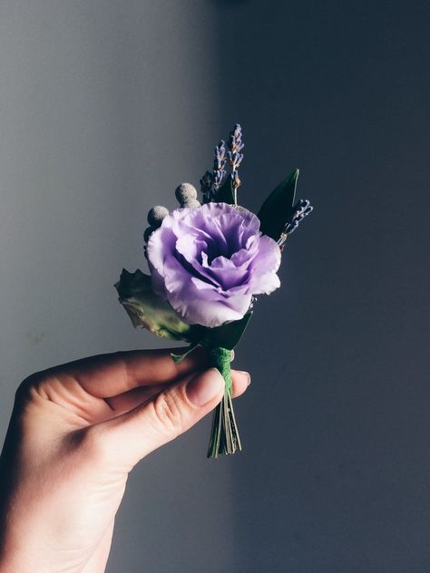 Groom Boutonniere Lavender, Purple Bouteniers, Purple Flower Boutonniere, Purple And Yellow Boutonniere, Purple Boutineer Ideas, Lavender Boutonniere Groomsmen, Boutineer Ideas Purple, Purple Wedding Boutonniere, Prom Flowers Purple