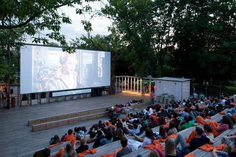 Open Cinema, Rooftop Cinema, Cinema Idea, Cinema Architecture, Sport Bar, Container Cafe, Open Air Theater, Open Air Cinema, Outdoor Stage