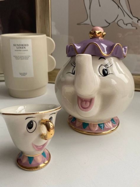 Mrs Potts, Teapot Set, Tanah Liat, Pretty Mugs, Pottery Crafts, Cute Kitchen, Cute Cups, Ceramic Teapots, Tea Pot Set