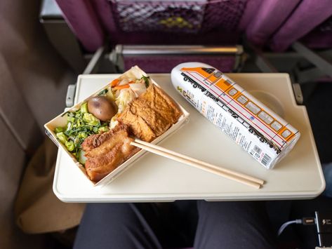 Bento Boxes Are a Taiwanese Train Tradition - Eater Taiwanese Sausage, Train Food, Soy Sauce Marinade, Meal Train Recipes, Taiwanese Food, Pork Cutlets, Japanese Bento, Marinated Pork, Train Stations