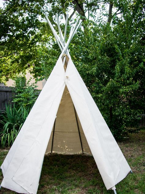 Create a play space or quiet outdoor napping spot with this simple canvas teepee. No Sew Teepee, Teepee Outdoor, Diy Teepee Tent, Canvas Teepee, Diy Teepee, Backyard Playhouse, Hgtv Garden, Backyard Vegetable Gardens, Easy Backyard