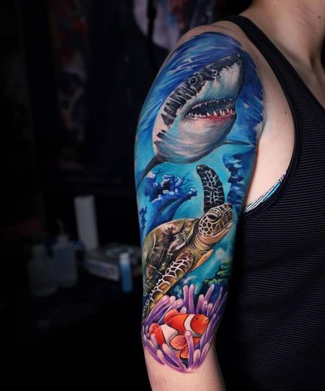 Realistic shark and sea turtle tattoo sleeve Nautical Sleeve, Ocean Theme Tattoos, Shark Tattoo Ideas, Hai Tattoo, Sea Life Tattoos, Beach Inspired Tattoos, Underwater Tattoo, Ocean Sleeve Tattoos, Nautical Tattoo Sleeve