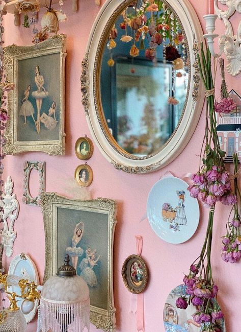 Rooms Decoration, Viborg, Casa Vintage, Pretty Room, Dreamy Room, Dream Room Inspiration, Pink Room, Decoration Inspiration, Room Makeover Inspiration