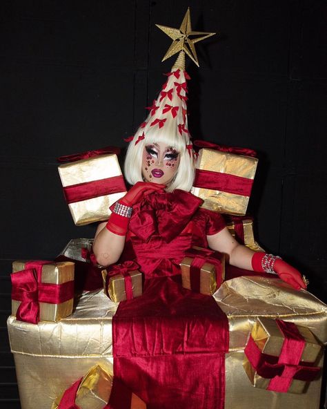 Kim Chi on Instagram: “I’m living in the present. Merry Christmas y’all and tune in to the @rupaulsdragrace holislay special next Friday! 📸: @britterst” Drag Queen Christmas, Christmas Tree Costume, Costume Design Sketch, Xmas Costumes, Living In The Present, Xmas Dinner, Kim Chi, Next Friday, Christmas Decor Inspiration