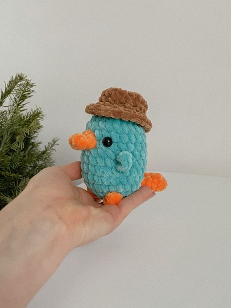 Cutest Crochet Creations, Crochet Small Plushies, Easy Crochet Animals, Confection Au Crochet, Animal Crochet, Crochet Design Pattern, Kawaii Crochet, Beginner Crochet Projects, Crochet Simple