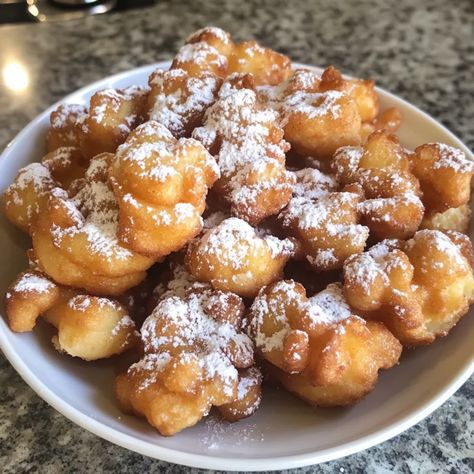 Easy Funnel Cake, Fried Cheese Bites, Funnel Cake Bites, Chocolate Chip Cheesecake Bars, Weekend Snacks, Cake Dip, Chicken Cake, Homemade Toffee, Funnel Cakes