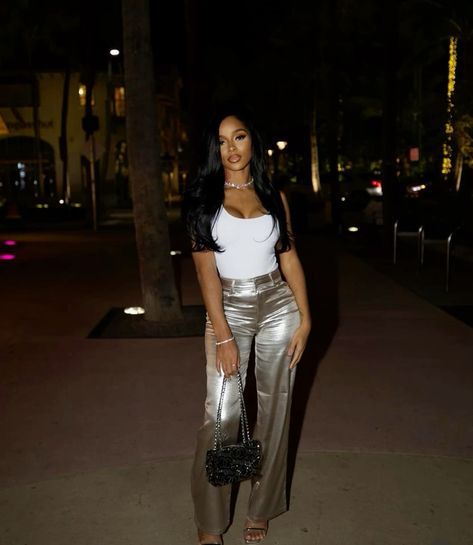 Pants With Heels Outfit Classy, Silver Pants Outfit Black Women, Nye Outfit Ideas Casual, Night Out Outfits Black Women, Silver Outfits For Women, Silver Outfit Black Women, Date Night Outfits Black Women, Movie Date Outfit Black Women, Night Out Outfit Black Women