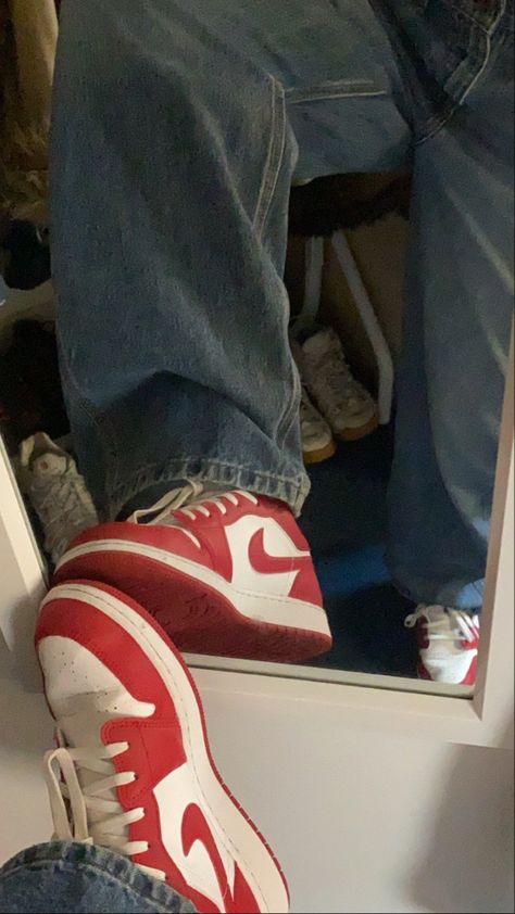 Air Jordan 1 Low Red, Alvin Seville, Jordan 1 Low Red, Trending Shoes For Men, Fancy Sneakers, Dunks Outfit, Yeezy Boots, Self Portrait Poses, Alvin And The Chipmunks