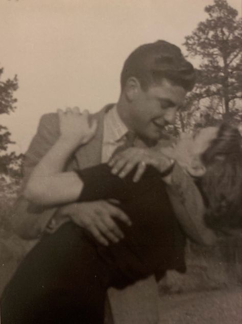 1950 Love Aesthetic, Happy Vintage Aesthetic, 1960s Romance Aesthetic, Vintage Pictures Aesthetic Retro, Old Love Aesthetic 50s, Old Soul Love Aesthetic, Old Timey Love Aesthetic, Old Photos Of Couples, 1950s Couple Aesthetic