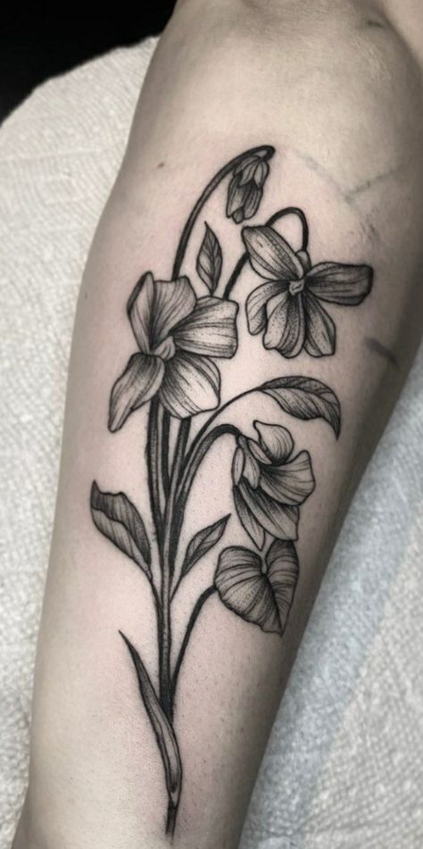 Black and white violet tattoo Black Violet Tattoo, Blue Violet Tattoo Black And White, Violet Back Tattoo, Violate Flower Tattoo, Violet Flower Tattoo Men, Violets And Roses Tattoo, Violet Sleeve Tattoo, Sweet Violet Tattoo, White Violet Tattoo