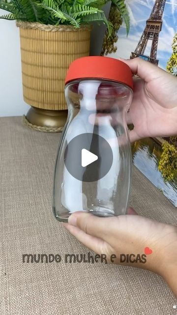 Glass Bottle Decoration Ideas Creative, Peceras Ideas Manualidades, Things To Do With Glass Bottles, Glass Jugs Decor Ideas, Vidros Decorados Ideas, Diy Glass Jars Ideas, Plastic Jar Crafts, Water Bottle Crafts Diy, Coffee Jar Crafts