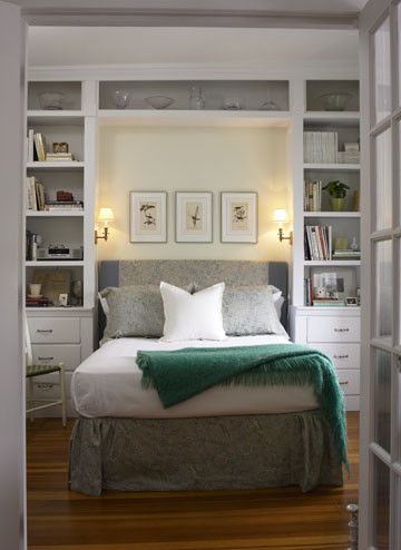 Love the built-ins around the bed.  Definitely makes great use of the small space! Reka Bentuk Bilik Tidur, Decor Ikea, Small Bedroom Designs, Built In Bookcase, Traditional Bedroom, Trendy Bedroom, Bedroom Designs, Remodel Bedroom, Murphy Bed