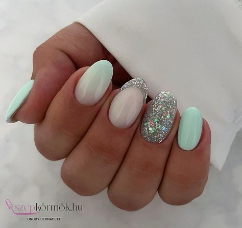 Nails Mint Green, Glitter Acrylic Nails, Acrylic Nails Ideas, Mint Green Nails, Cruise Nails, Mint Nails, Solid Color Nails, Spring Acrylic Nails, Colored Acrylic Nails