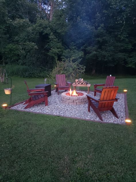 Easy Fire Pit Ideas With Lights, Outdoor Firepit Ideas Backyards, Cute Fire Pit Ideas Backyard, Easy Bonfire Pit, Outdoor Ideas Landscaping, Fire Pit Grill Ideas Backyard, Outside Fire Pit Ideas Cheap, Mobile Home Outdoor Ideas Porch, Diy Fire Pit Sitting Area