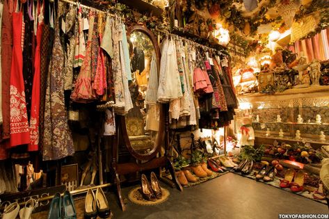 Grimoire Shibuya Vintage Dressing Rooms, Closet Room, Room Closet, Dream Room Inspiration, House Room, Closet Design, Room Aesthetic, Cool Rooms, Vintage Store