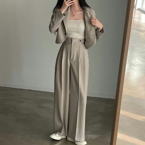 Casual Day Outfits, Woman Suit Fashion, Quick Outfits, Classy Work Outfits, Stylish Work Outfits, Easy Trendy Outfits, Causual Outfits, Fashion Mistakes, Edgy Outfits