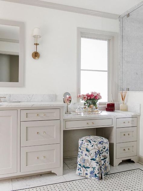 Built In Bathroom Vanity, Built In Makeup Vanity, Tile Shower Niche, Bathroom Transitional, Built In Vanity, Makeup Vanity Stools, Transitional Decor Bathroom, Bathroom With Makeup Vanity, Transitional Decor Style