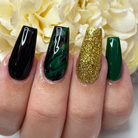 Loki Inspired Nails, Avengers Nails, Gothic Lifestyle, Marvel Nails, Bright Eye Makeup, Nail Board, Inspired Nails, Killing Eve, Hawkeye